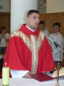 2006.06.14 — ks. Rafał Piekarski — Msza św. prymicyjna (fot. Rafał C.)